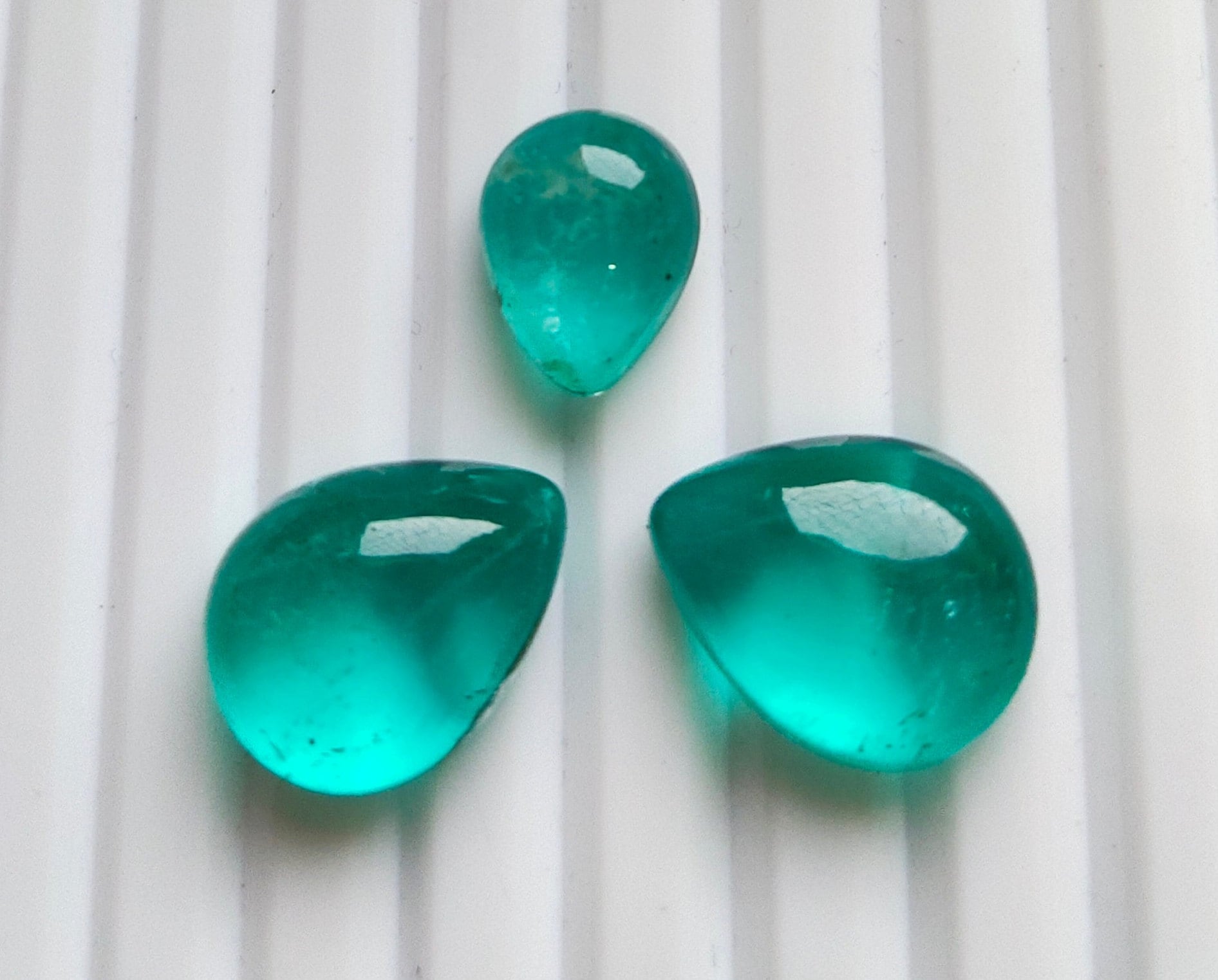 Quality 100% Natural Emerald Doublet Pear Shape Cabochon Loose Gemstone 17 Ct For Making Jewelry 23X16X7 mm R-87 Attractive AAA