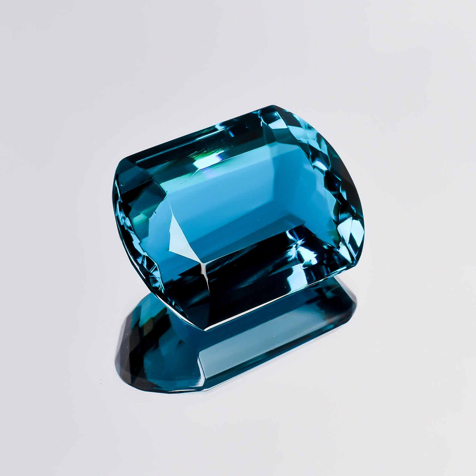 Lab Grown Spinel Gemstone: Faceted Oval Cut, Teal Blue (10X12 MM TO ...
