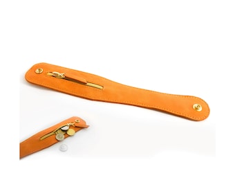 Handmade Leather Belt Coin Pouch: Zippered Coin Holder