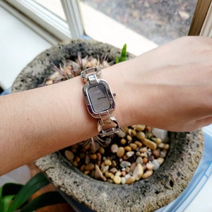 Vintage Oasis Silver Classic Rhinestone Watch