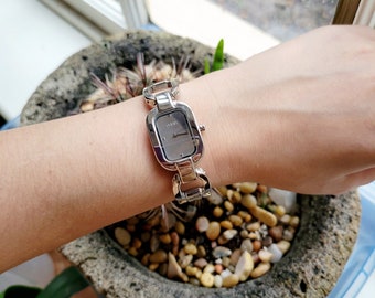 Vintage Oasis Silver Classic Rhinestone Watch