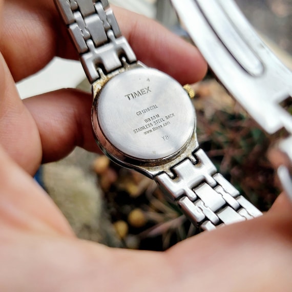 Vintage Timex Y8 Indiglo Dainty Classic Watch - image 6