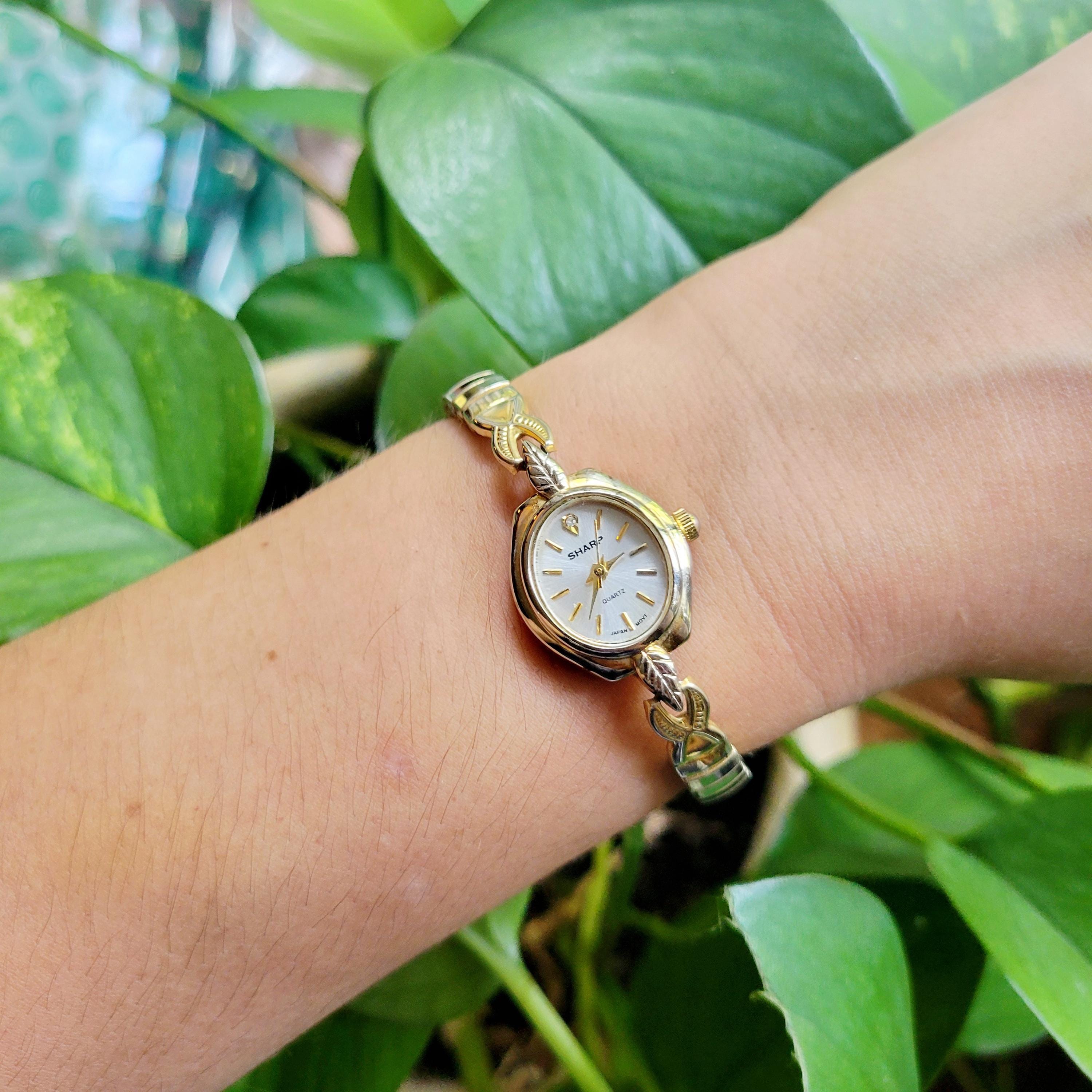 Vintage SHARP Quartz Genuine Diamond Gold & Silver Stretch  display picture 1