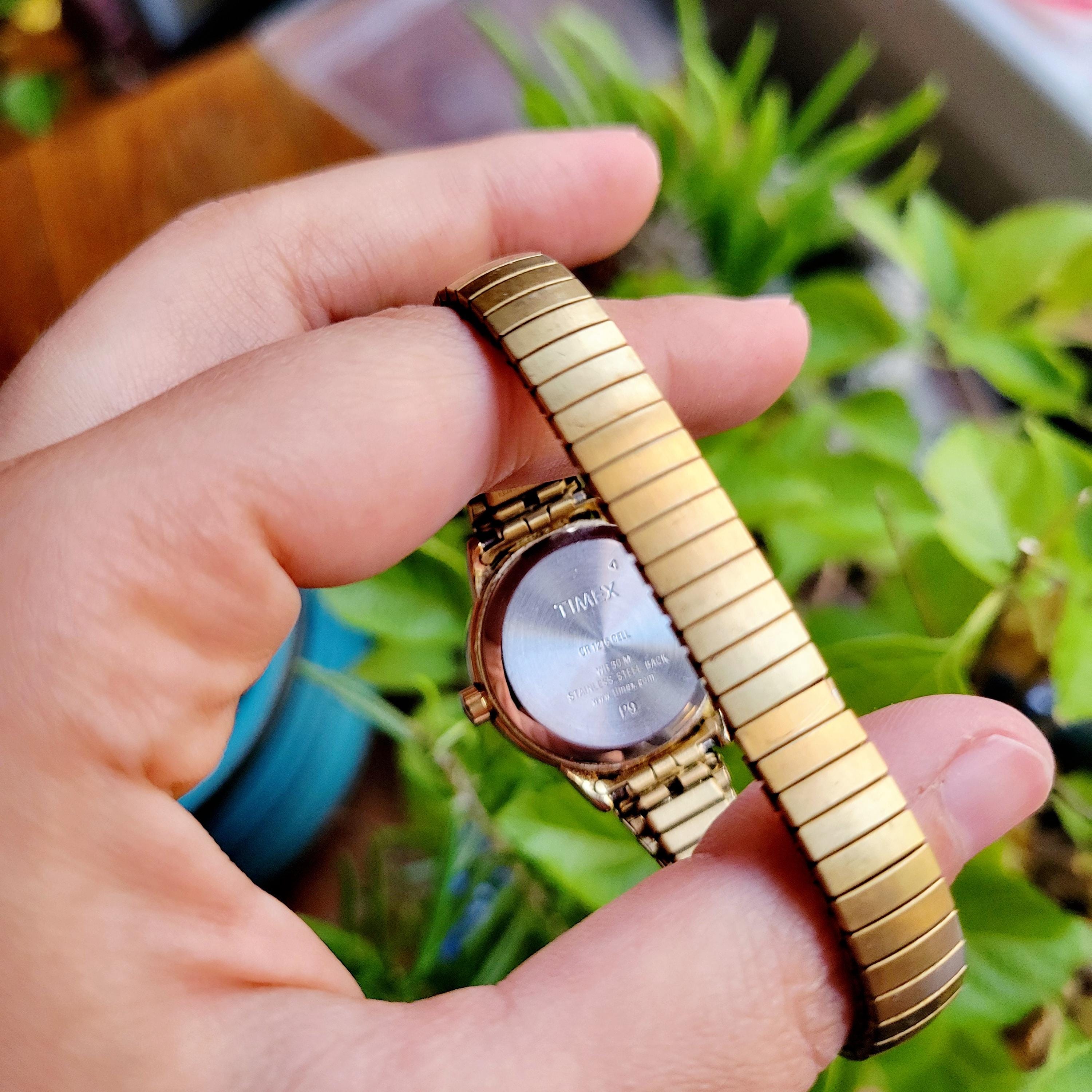 Vintage Timex Indiglo Classic Womens Womans Gold Round Analog Stretch Watch Vintage Carriage by Timex Indiglo Women main image 3