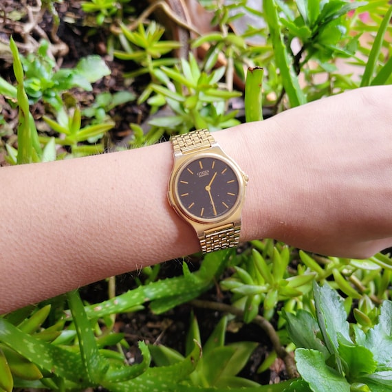 Vintage Citizen Quartz Classic Dainty Gold Watch - Etsy display picture 3