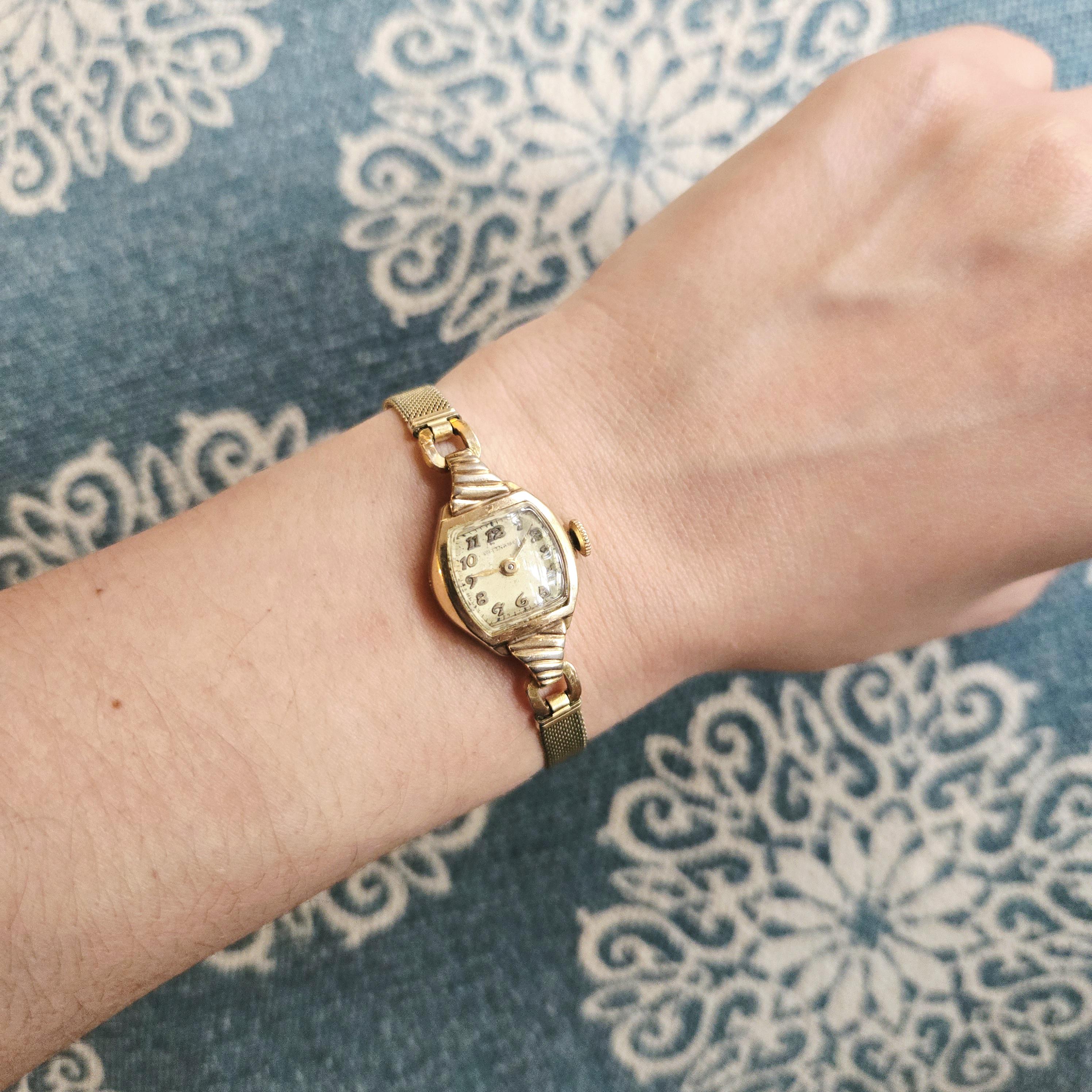 Vintage Wittnauer 10K GF Dainty Gold Art Deco Style Watch  display picture 2