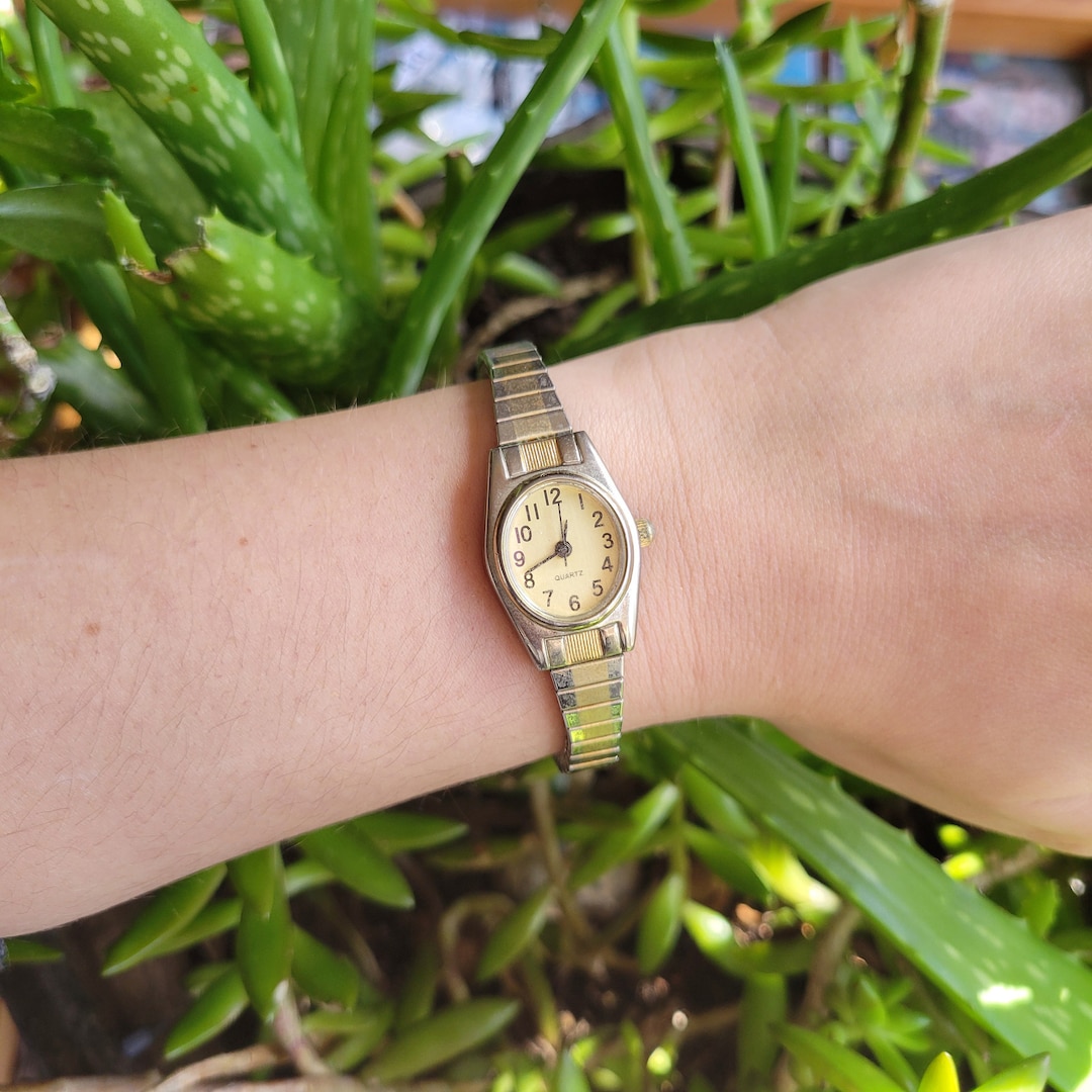 Classic Quartz Dainty Stretch Watch - Etsy