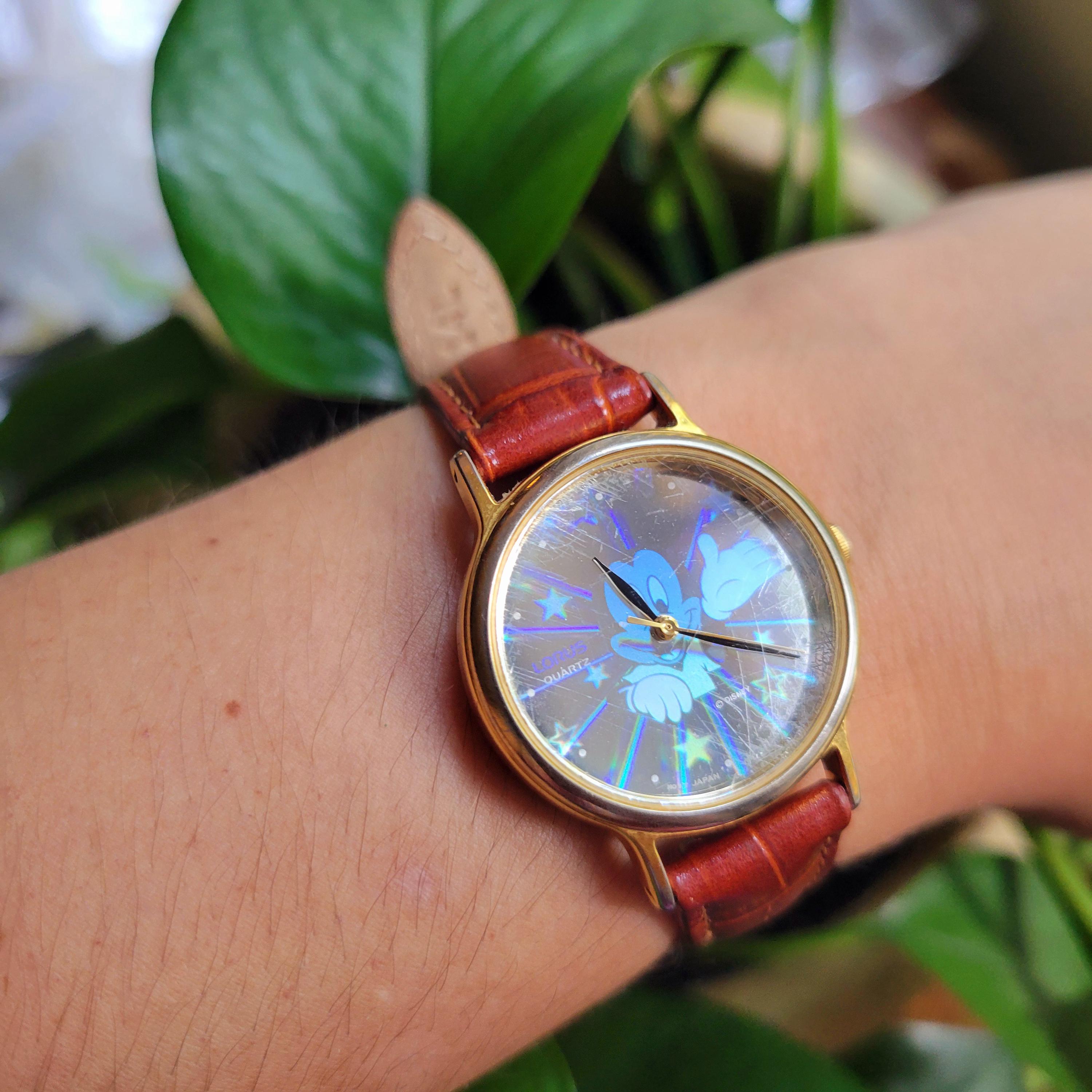 Vintage Lorus Quartz Mickey Mouse Genuine Leather Holograph