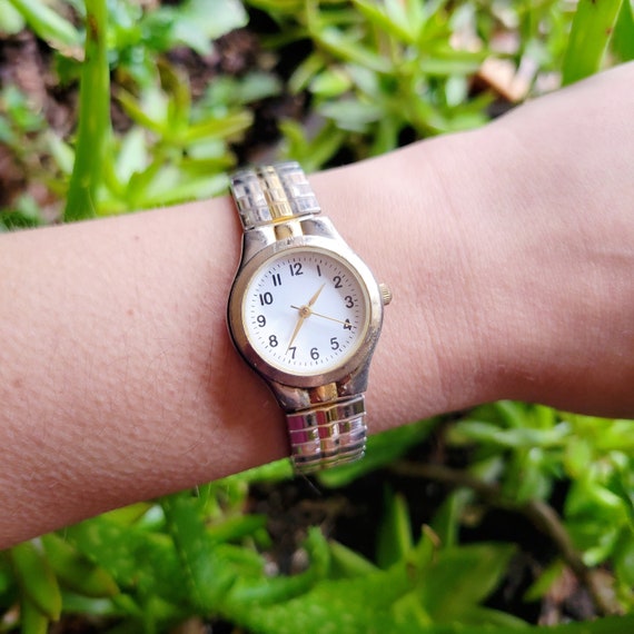 Vintage Timex Classic Dainty Gold & Silver Stretc… - image 3