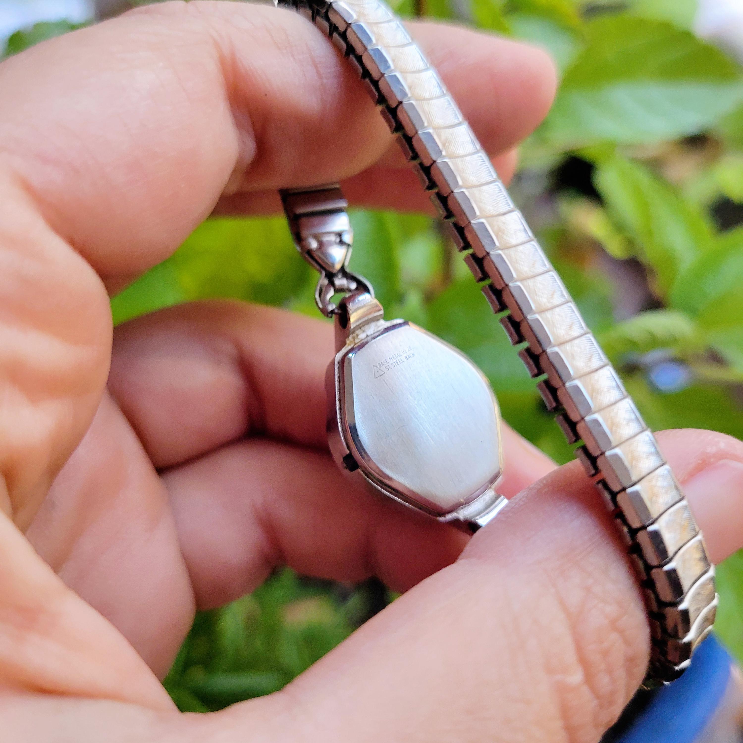 Vintage Benrus Classic Silver Womens Womans Analog Dainty Round Stretch Watch Vintage Benrus Classic Silver Womens Womans Analog Dainty  main image 3