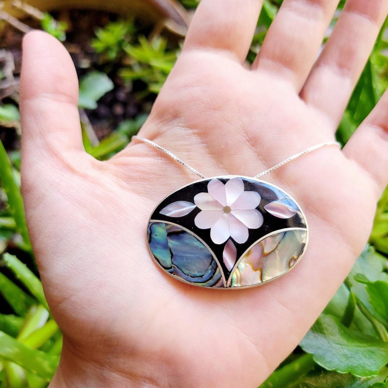 Vintage Mexican Alpaca Handmade Abalone Mother of Pearl Necklace  display picture 1