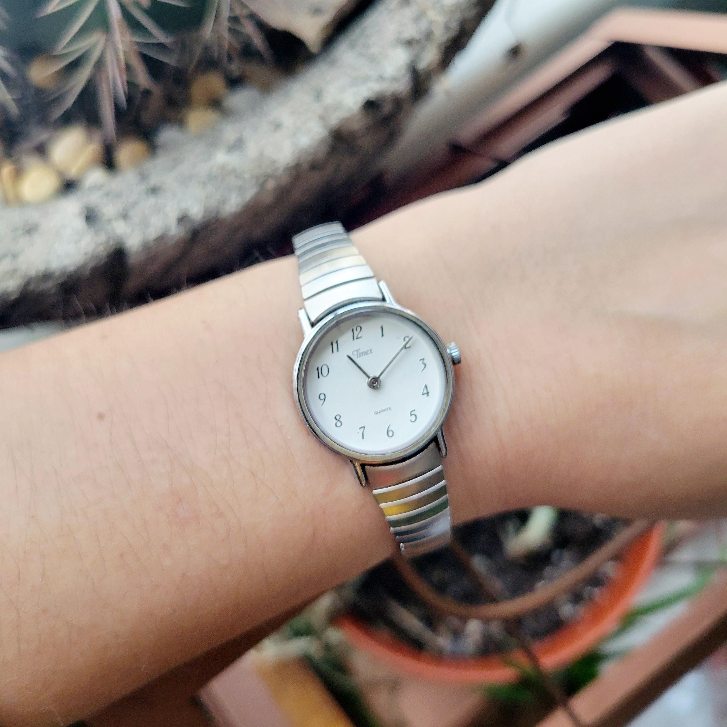 Vintage Timex Womens Textured Aluminum Manual Wind Silver Watch Cuff Unique Timex Ladies Vintage Silver Tone Aluminum Mechanical Cuff  main image 3