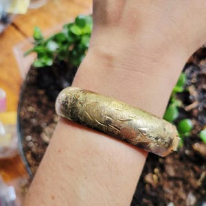 Vintage Gold Textured Bangle Bracelet