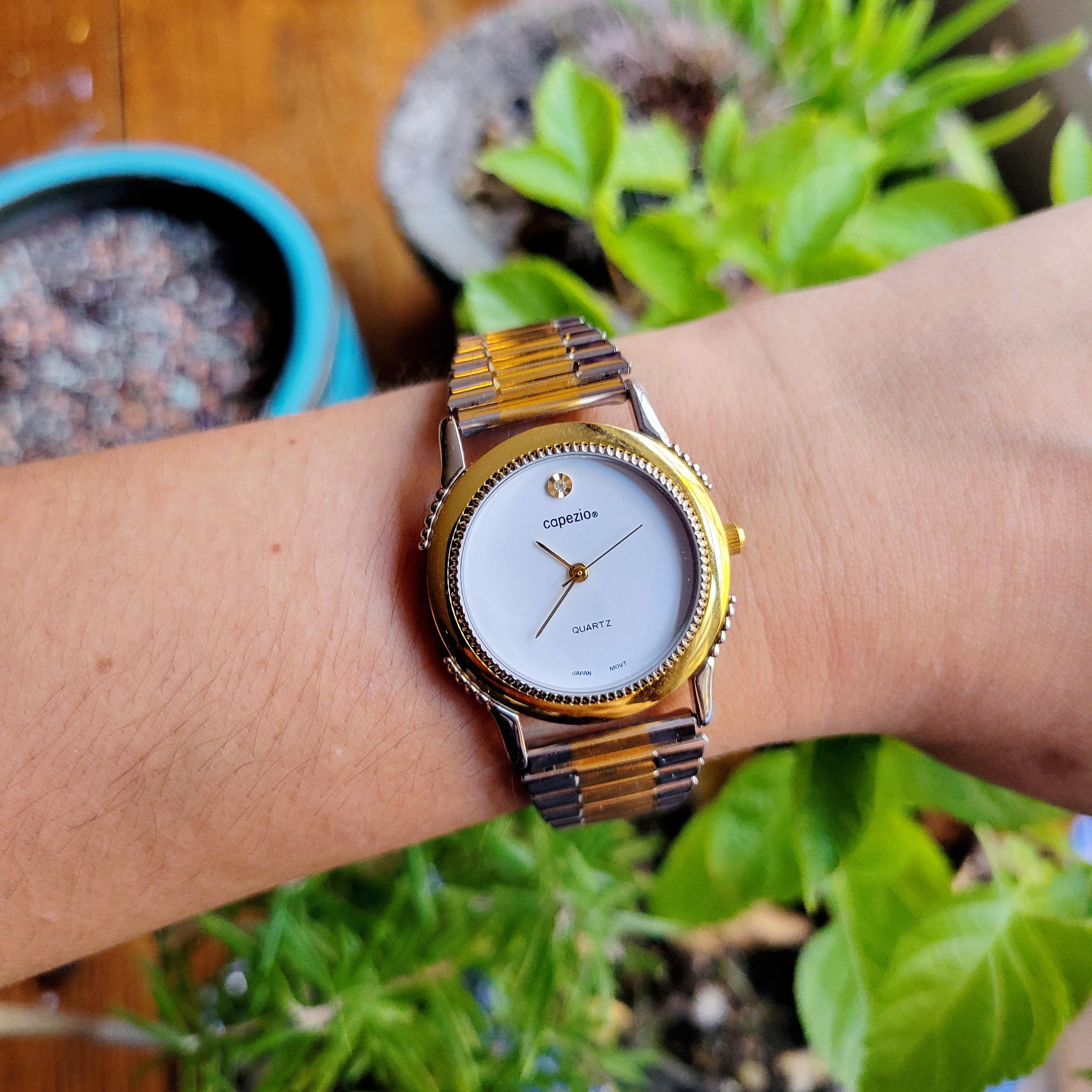 Vintage Custom Classic Silver & Gold Womens Womans Analog Stretch Watch Timeless Twist Stretch Watch in Mixed Metal | Altar main image 4