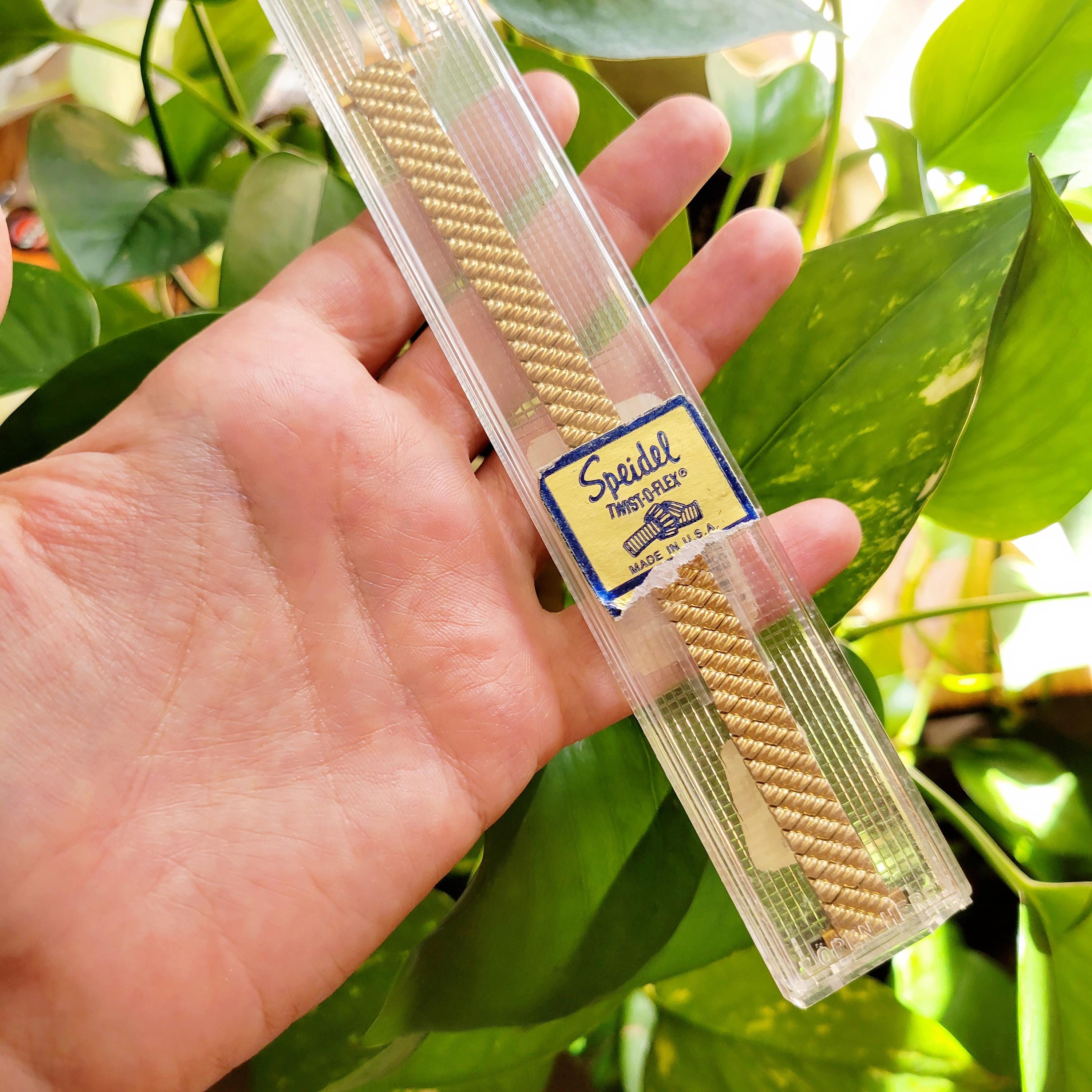 Vintage Speidel Dainty Classic Gold Twist-o-Flex 2224/32 Watchband