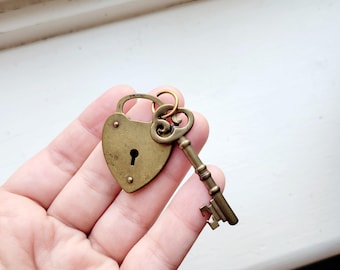 Vintage Bronze Skeleton Heart Key Padlock Pendant