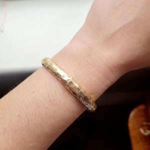 Braccialetto elastico vintage in stile bambù dorato delicato