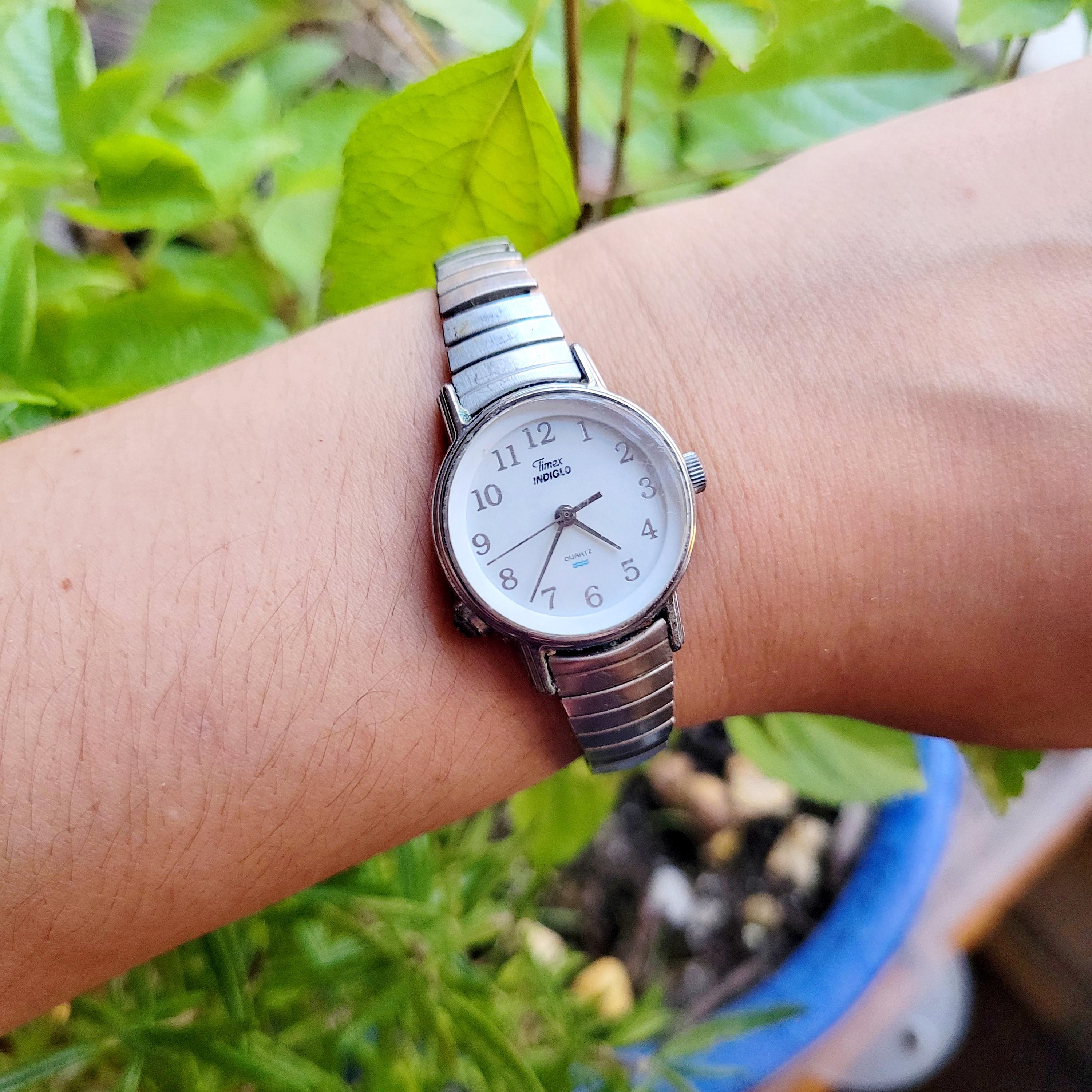 Vintage Timex Indiglo Classic Silver & Blue Womens Womans Analog 