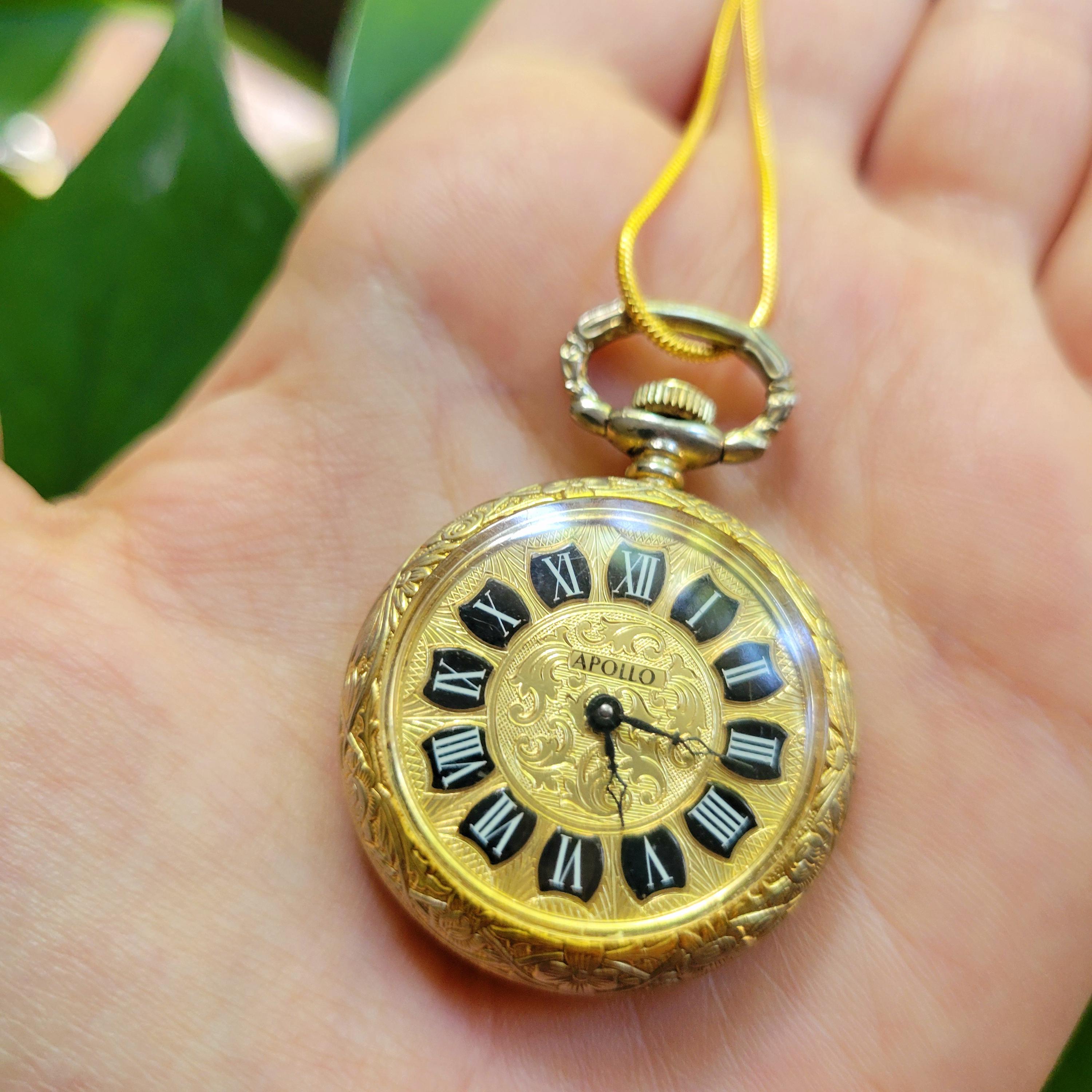 *RARE* Vintage Apollo Scorpion Roman Numerals Dainty Gold Pocket Watch Necklace Vintage 1980s 14k Gold Scorpion Pendant Necklace main image 3