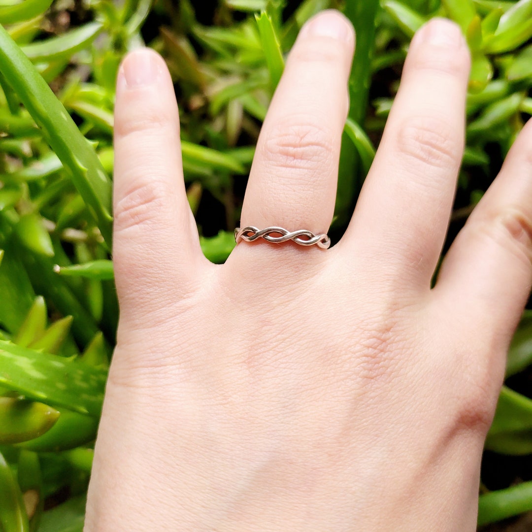Dainty 925 Sterling Silver Twist Ring, Size 6 - Etsy