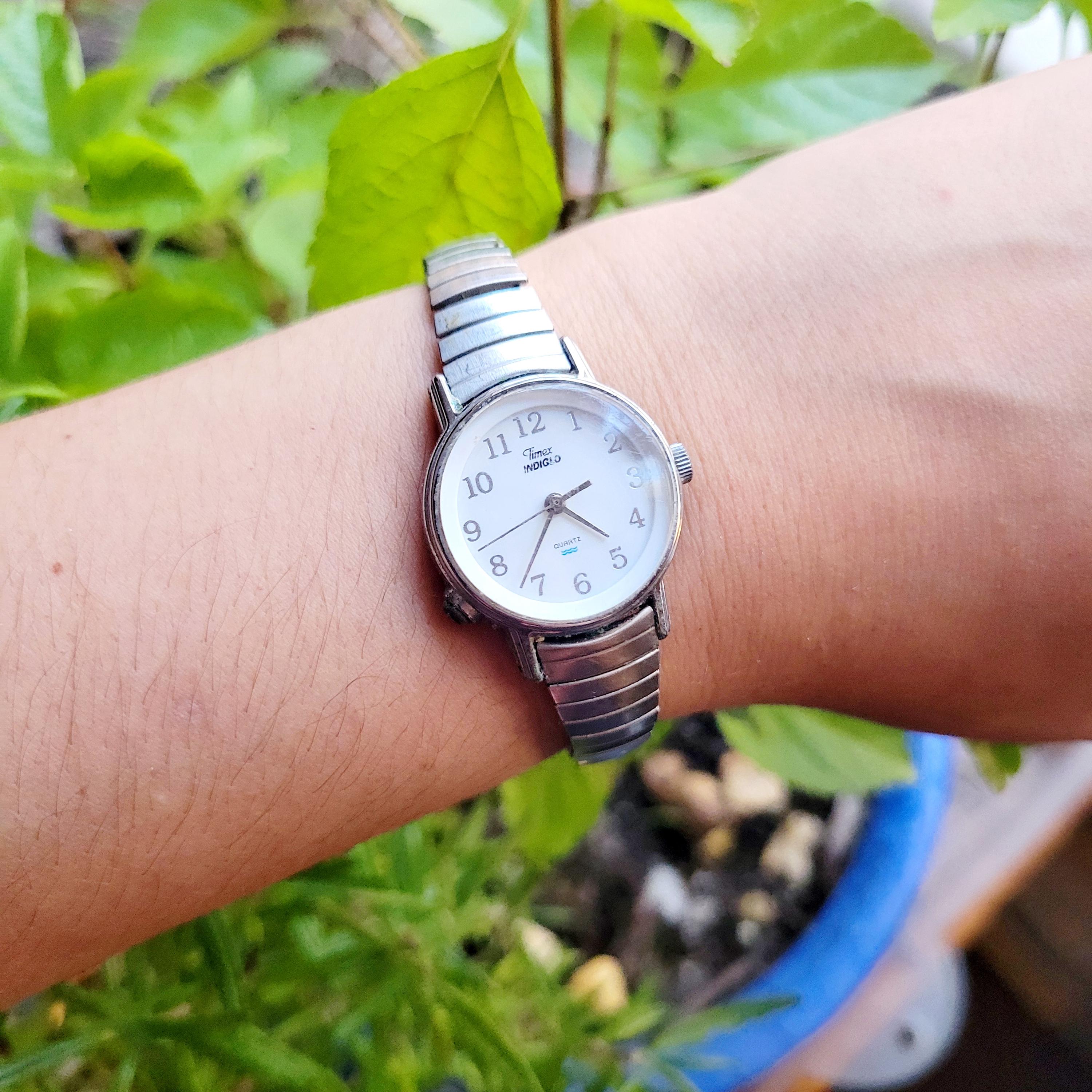 Vintage Timex Indiglo Classic Silver & Blue Womens Womans