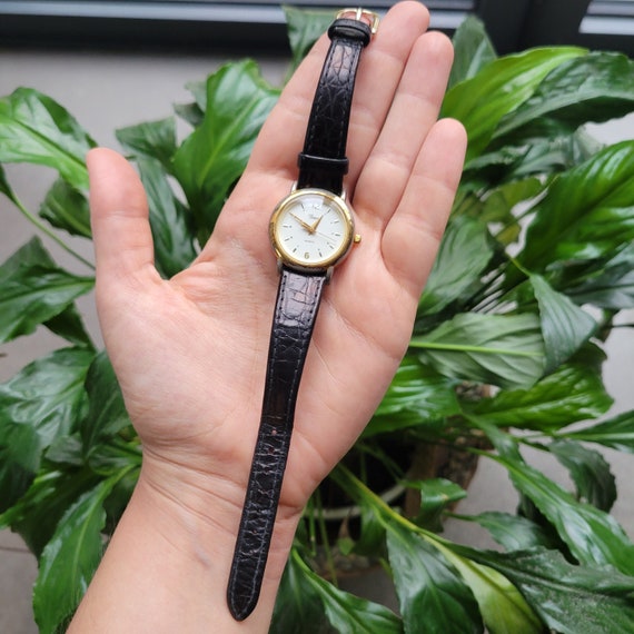 Vintage Timex Quartz Genuine Leather Watch Etsy