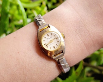Vintage Swiss Trafalgar Classic Gold & Silver Stretch Watch Vintage Swiss Trafalgar Classic Gold & Silver Stretch Watch  main image 3