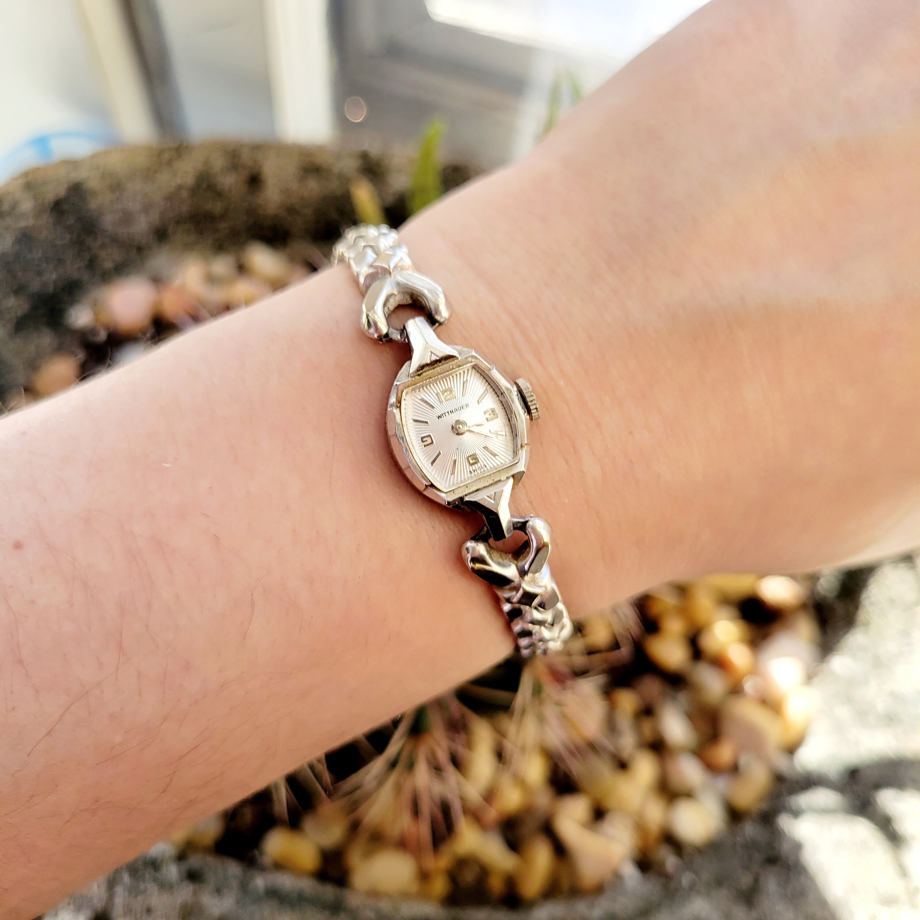 Vintage Wittnauer 10K GF Dainty Gold Art Deco Style Watch RARE* Wittnauer Art Deco 10k Gold Filled Tank 17J 9E1 – The  main image 4