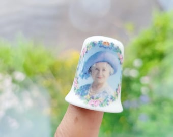 ヴィンテージスプーン エリザベス2世 英国王室 王室記念品 - Etsy 日本