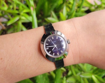 Vintage Timex Classic Calendar Watch