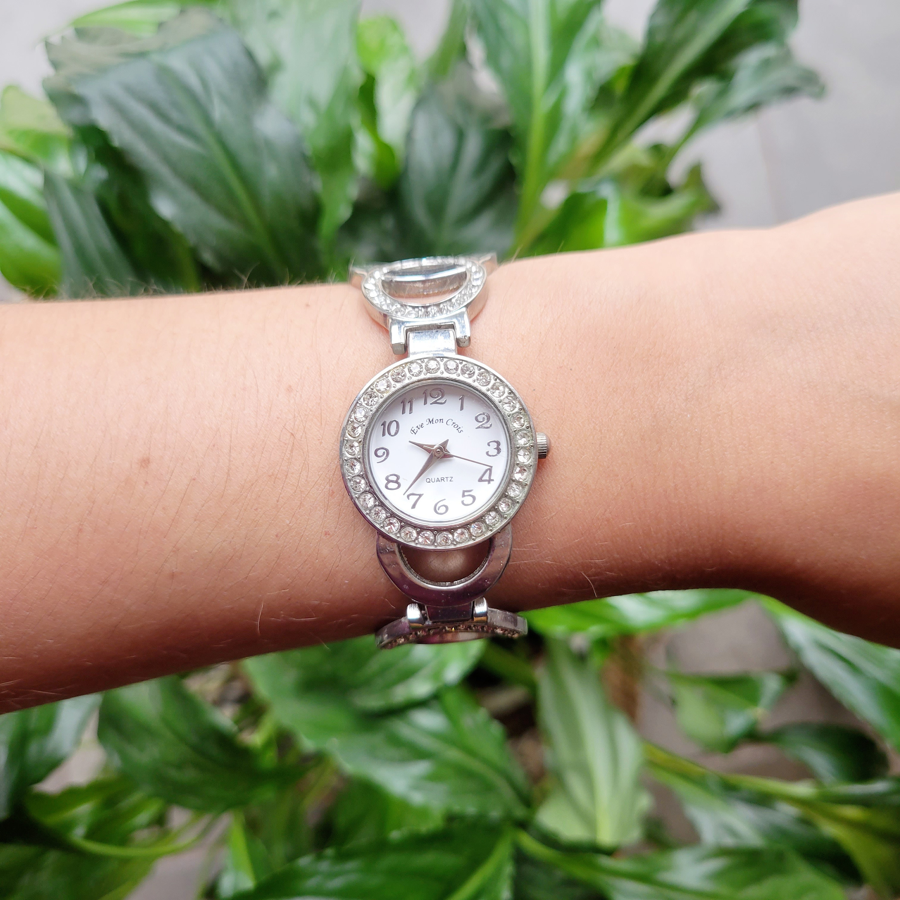 Cardinal Diamond Quartz Watch Running (JL) Cardinal Diamond Quartz Watch Running (JL)