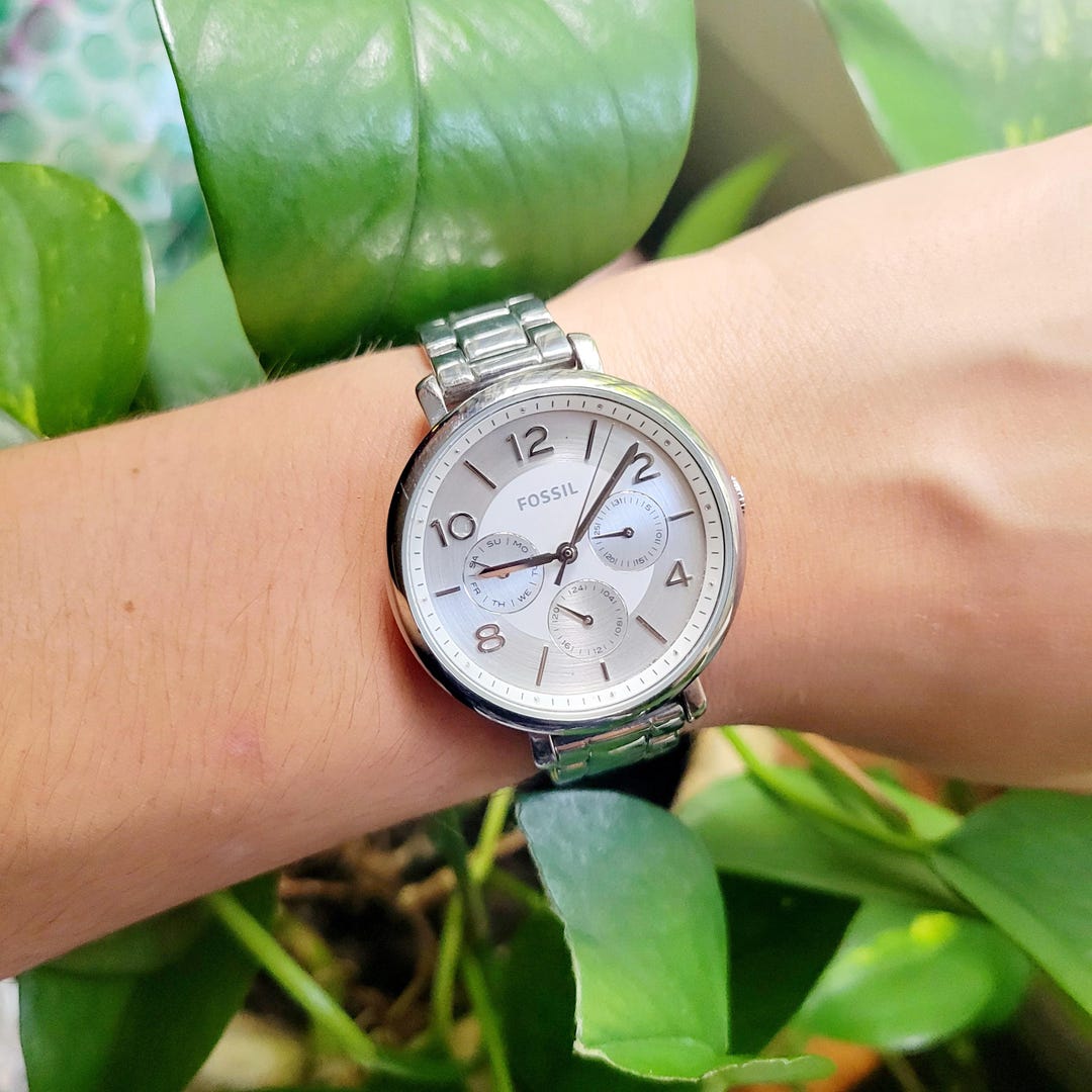 Classic Silver Fossil Calendar Watch - Etsy display picture 1