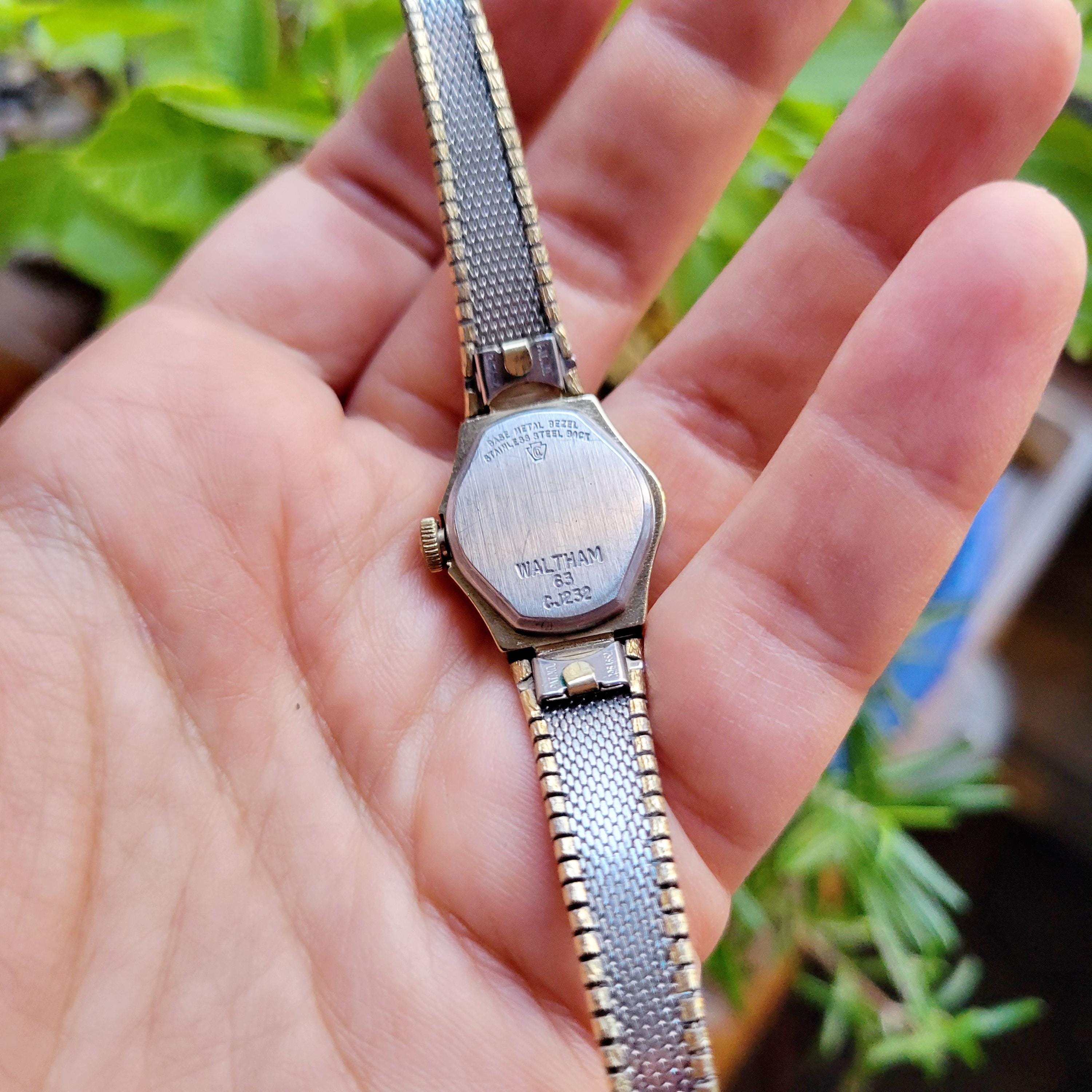 Vintage Waltham 17 Jewels Classic Gold Womens Womans Dainty Oval Watch Vintage Waltham 17 Jewels Classic Gold Womens Womans Dainty  main image 2