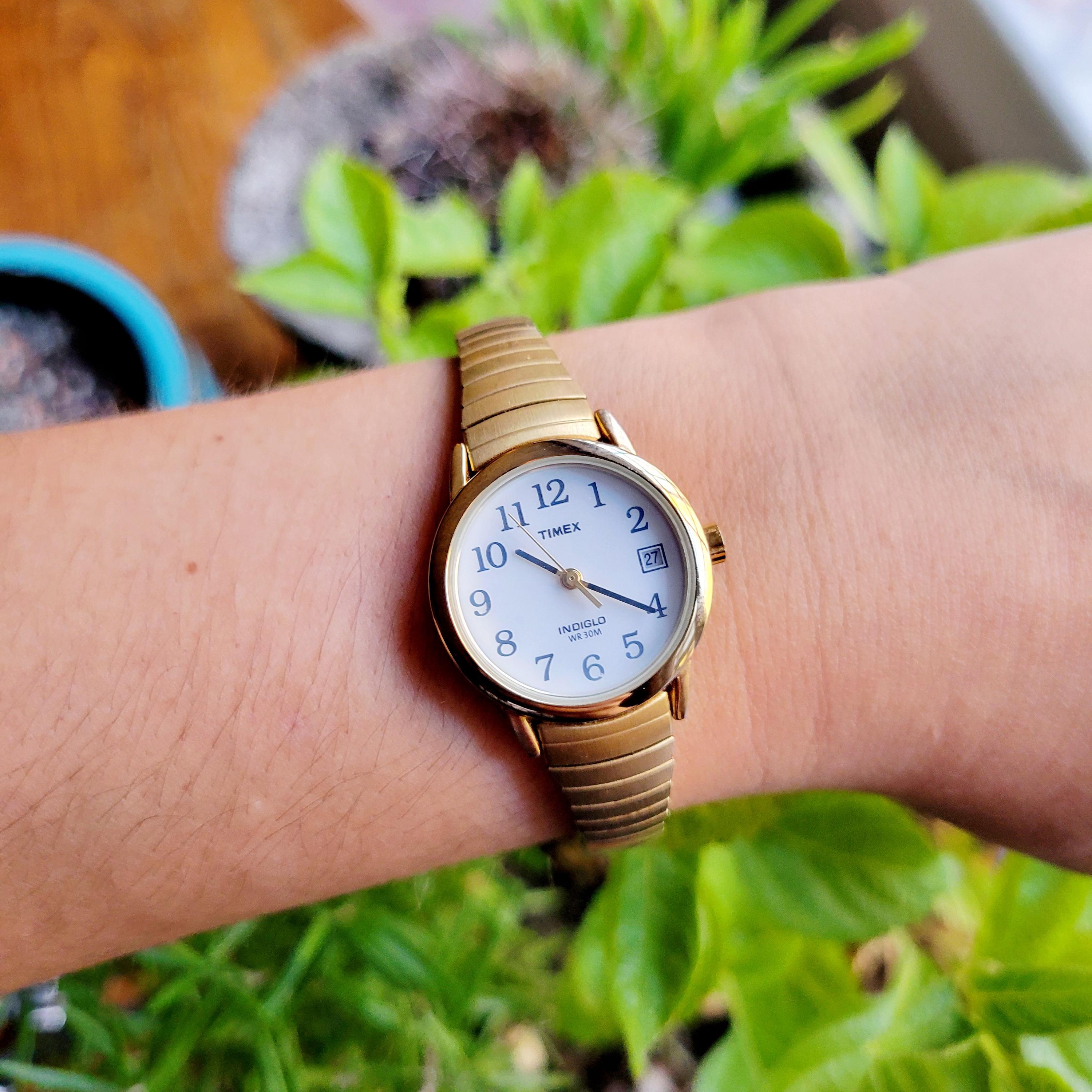 Vintage Timex Indiglo Classic Womens Womans Gold Round 