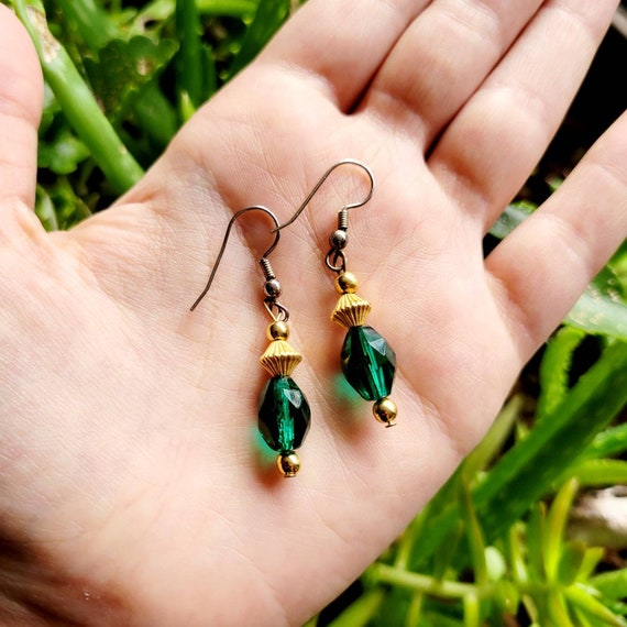 Vintage Green Gemstone Drop Earrings - image 4