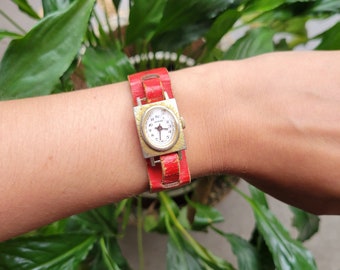 Awesome Ecclissi Gold Tone Quartz Watch Red Strap Ecclissi Vintage Gold Tone Watch: Red Dial, White Leather  main image 3