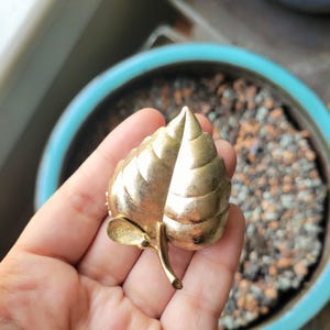 Vintage Gold Leaf Brooch Pin