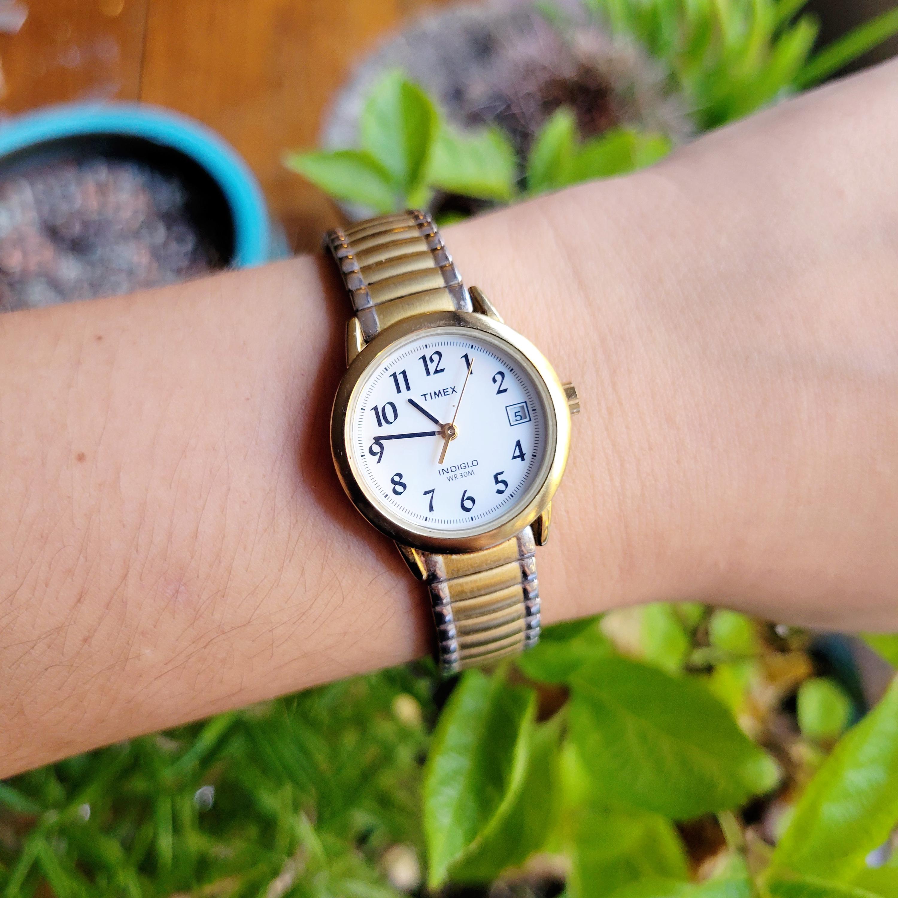 Vintage Timex Indiglo Classic Womens Womans Gold & Silver 