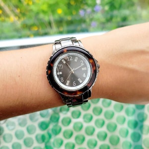 Reloj clásico de carey negro con diamantes de imitación