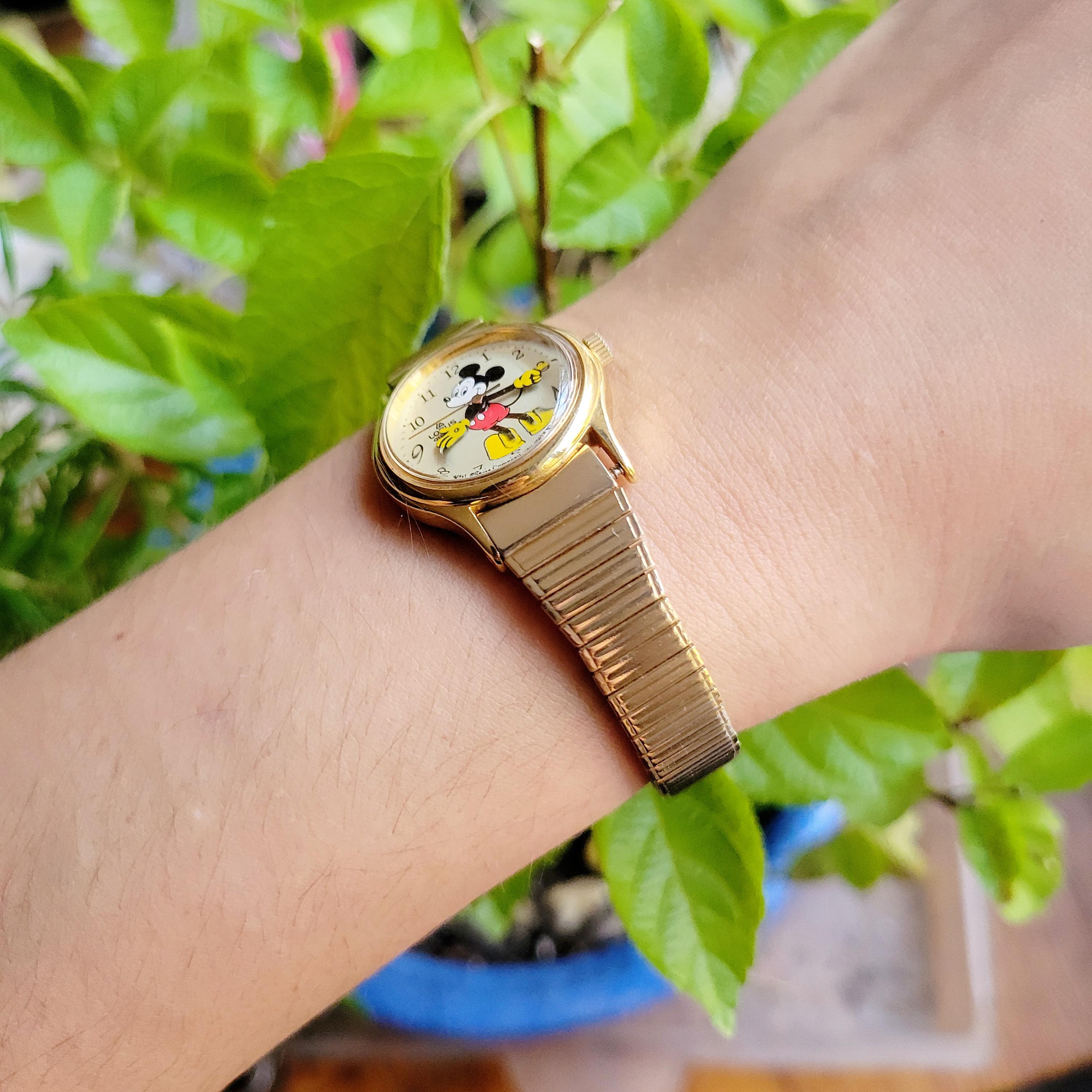 Vintage Lorus Mickey Mouse Gold Quartz Classic Womens Womans