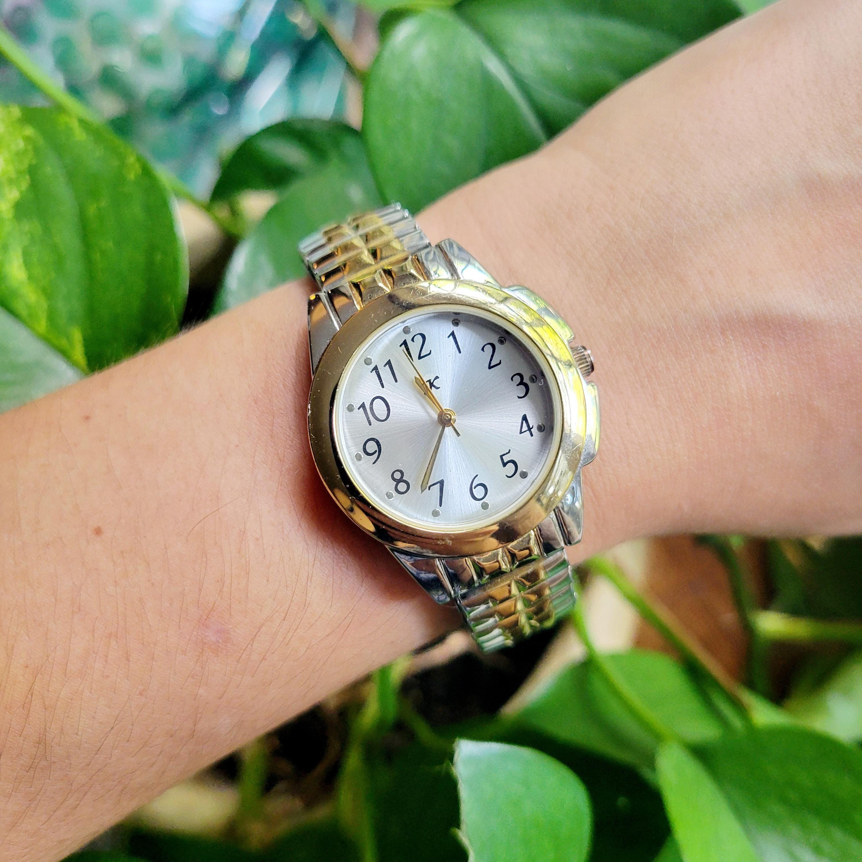 Vintage Stretch Classic Gold-Tone Women\'s Bracelet Watch - Classic Gold Mother of Pearl Square Watch - WatchwithSun  main image 3