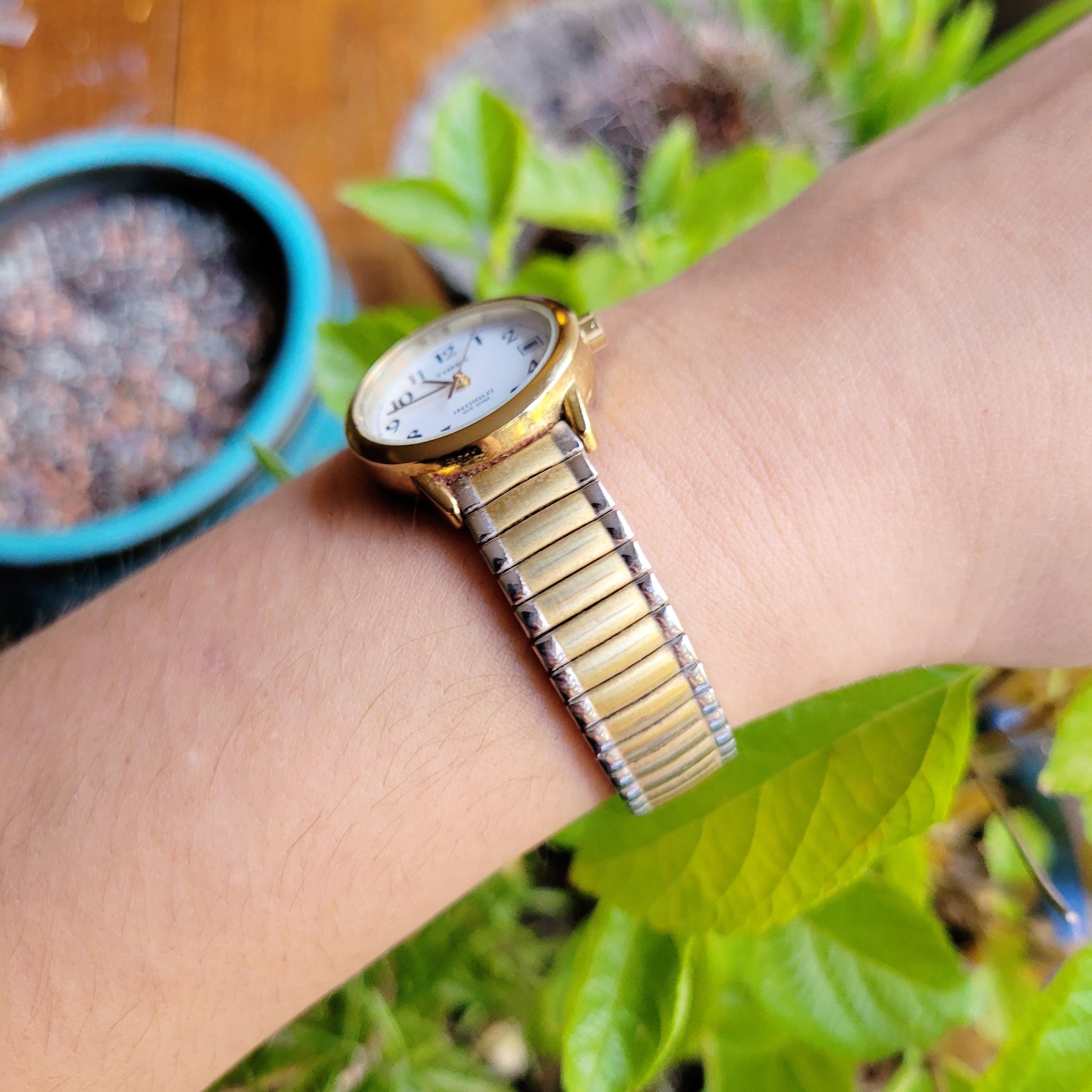 Vintage Timex Indiglo Classic Womens Womans Gold & Silver  display picture 2