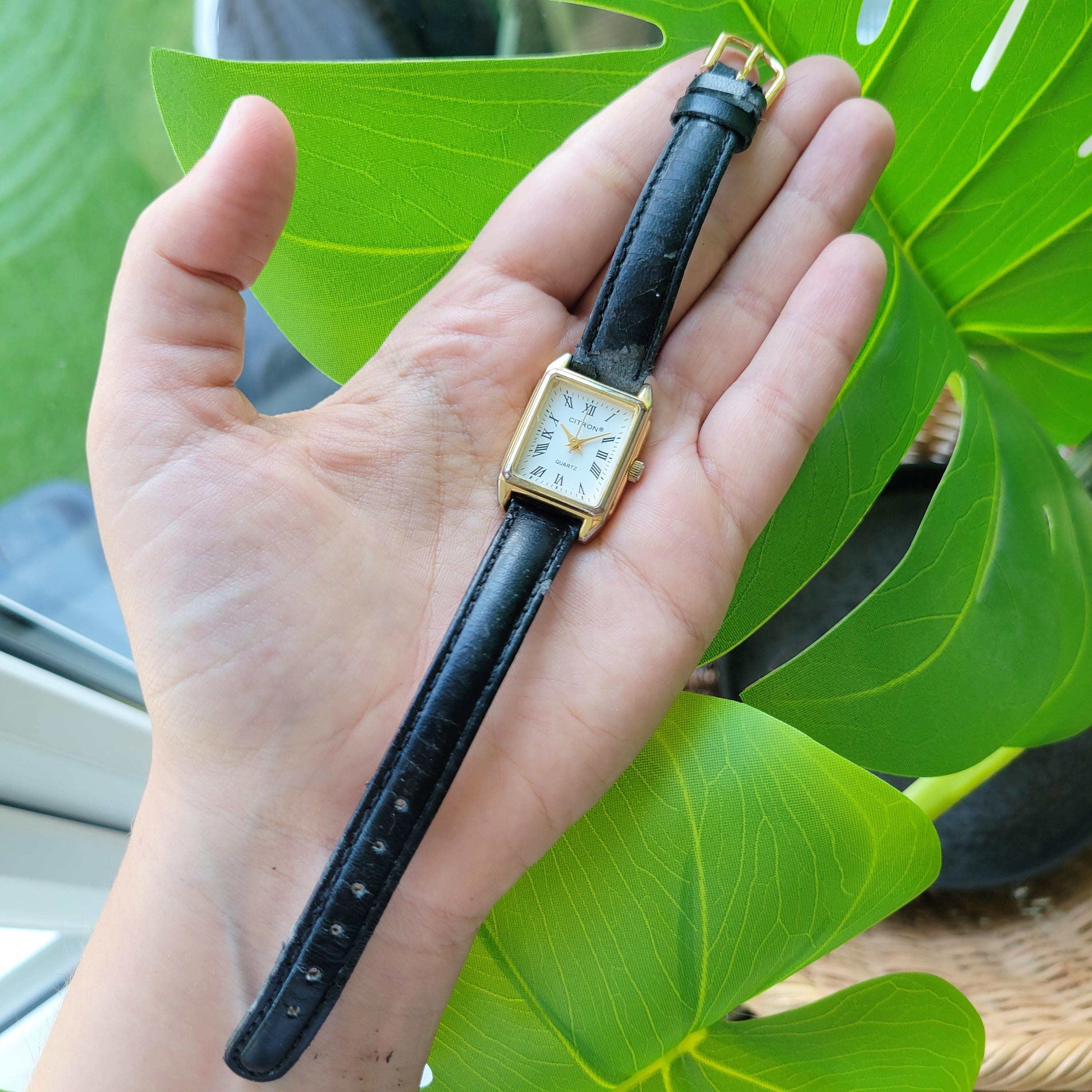 Citron Vintage Women’s Watch, White dial and gold casing. Black leather band. Купить Citron Vintage Watch White dial gold casing. Black  main image 2