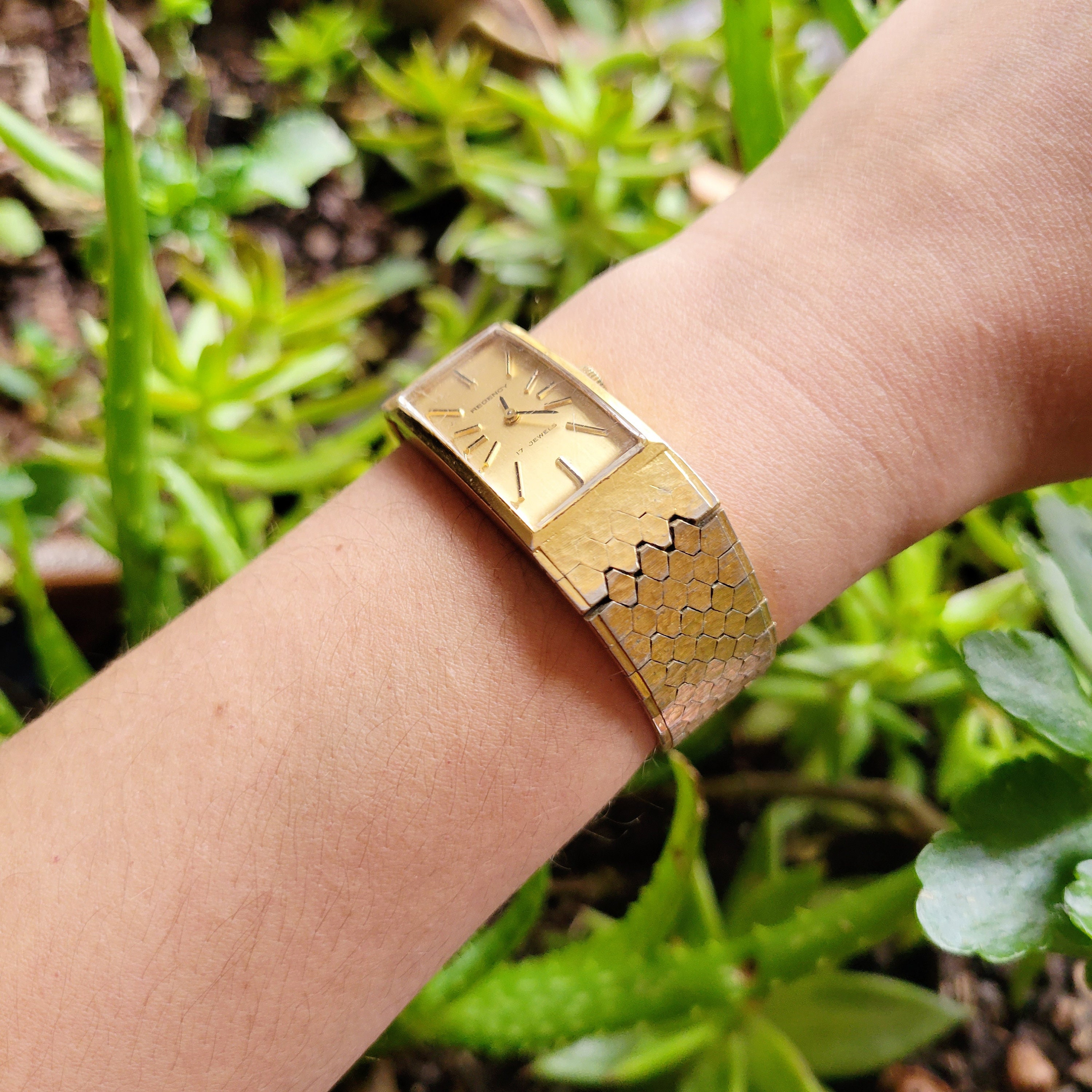 Vintage Regency 17 Jewels Classic Gold Watch Vintage Regency 17 Jewels Classic Gold Watch - Etsy main image 3