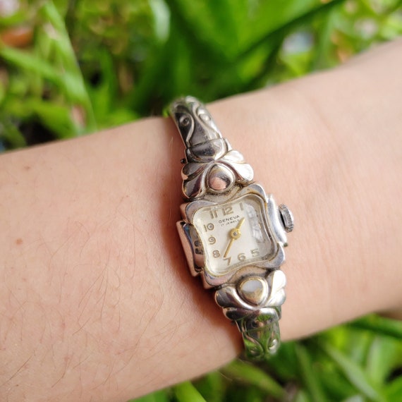 Vintage Geneva 17 Jewels Dainty Silver Watch with… - image 3