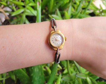 Vintage Leonda 15 juwelen sierlijk gouden koordhorloge