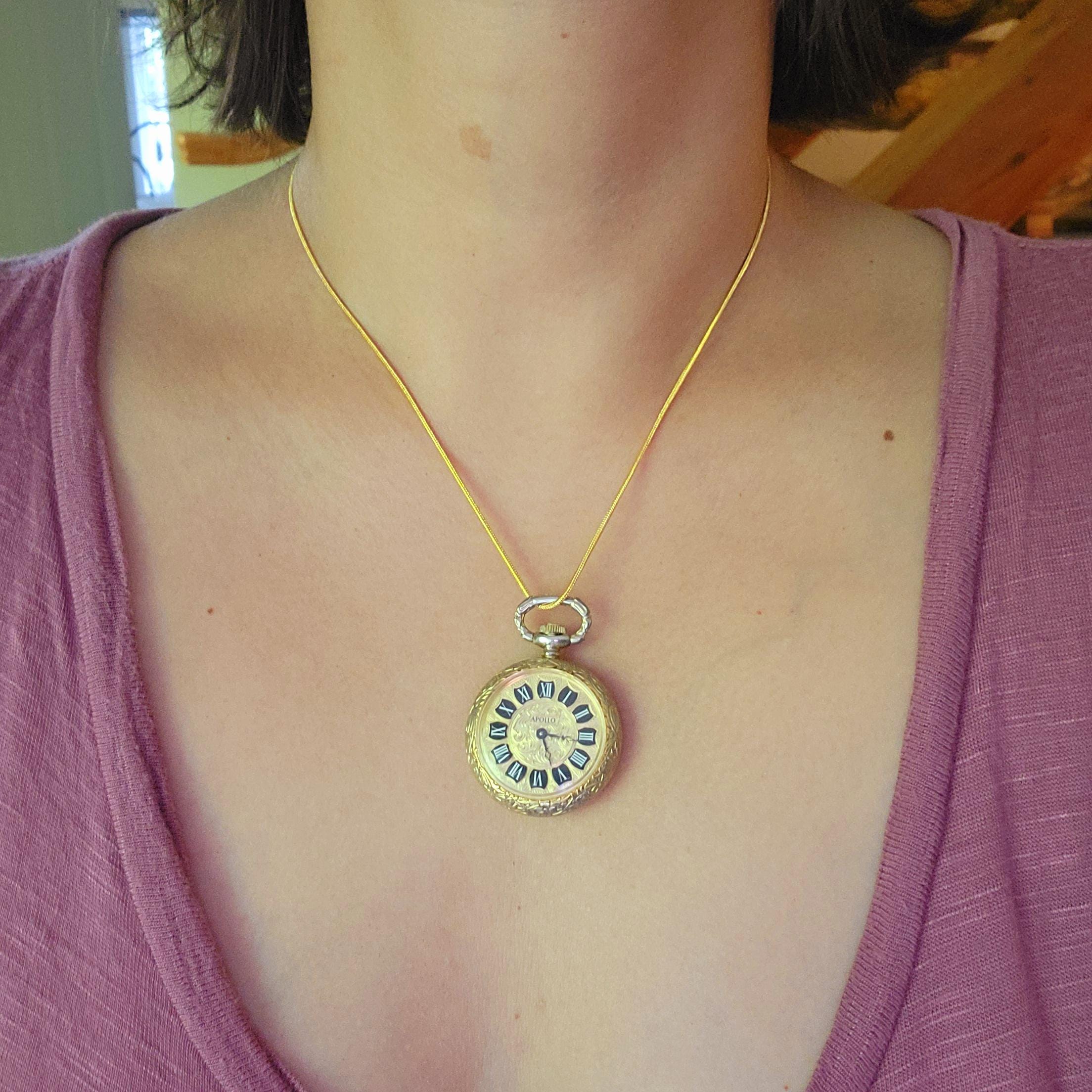 *RARE* Vintage Apollo Scorpion Roman Numerals Dainty Gold Pocket Watch Necklace Vintage 1980s 14k Gold Scorpion Pendant Necklace main image 4