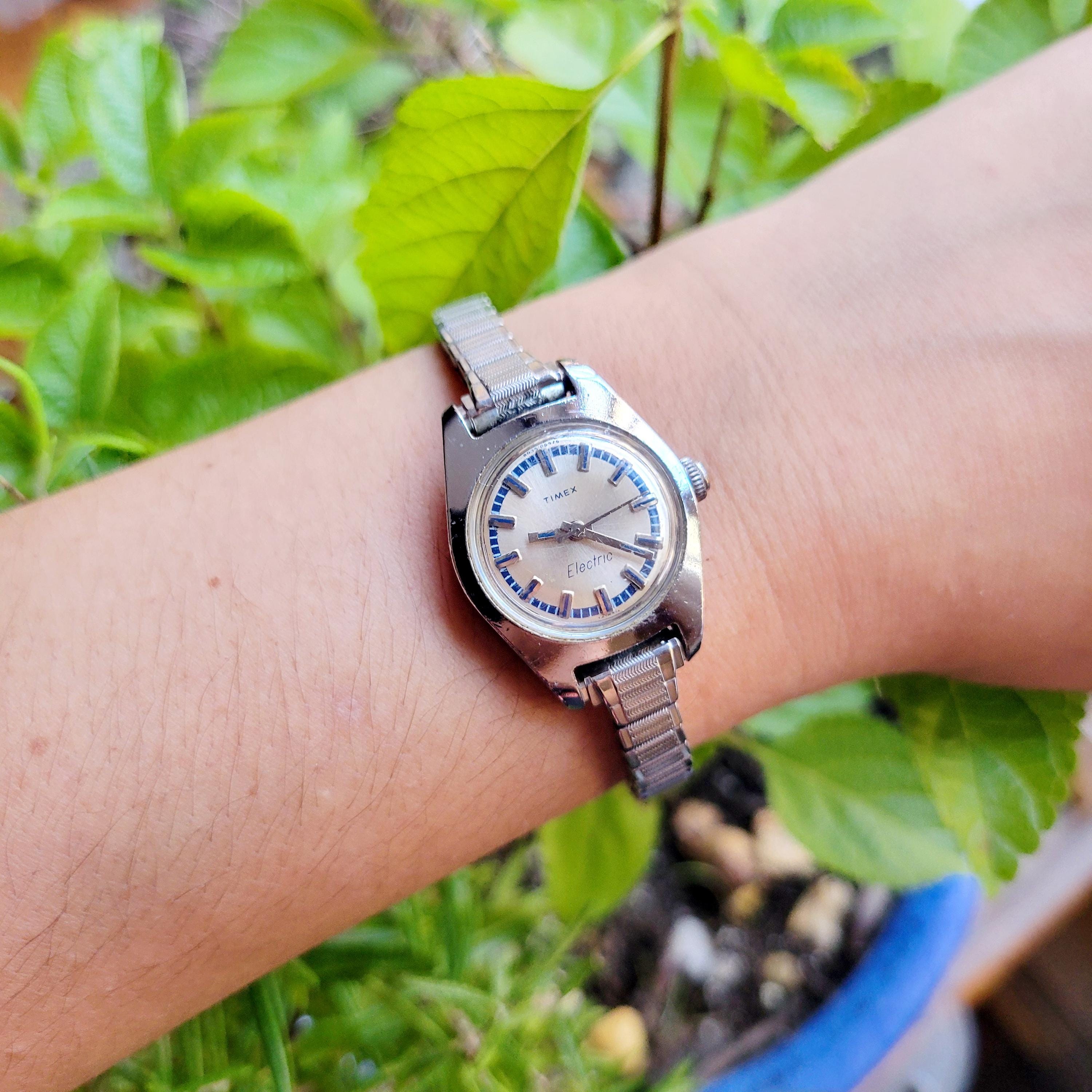 Vintage Timex Classic Electric Silver & Navy Blue Womens  display picture 1