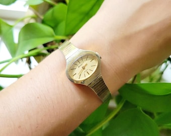 Vintage Armitron Quarz Klassisch Retro Gold Uhr