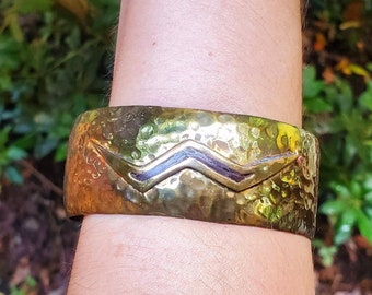 RARE* Vintage Designer Celia / Andrea Harms Hammered Brass Lightning Bolt Cuff Bracelet